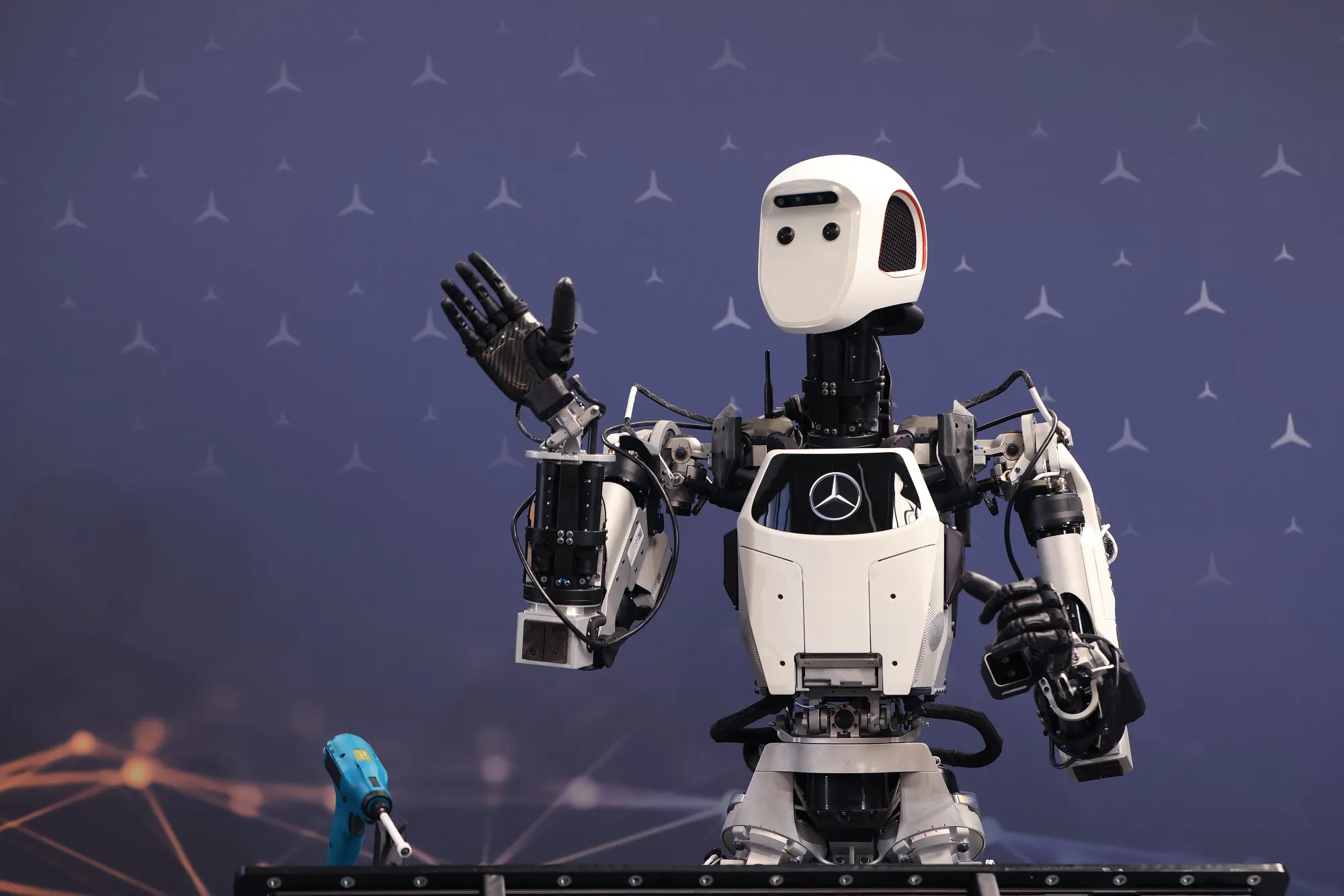 US Should Focus on Building Robots, Not Ships - Bloomberg