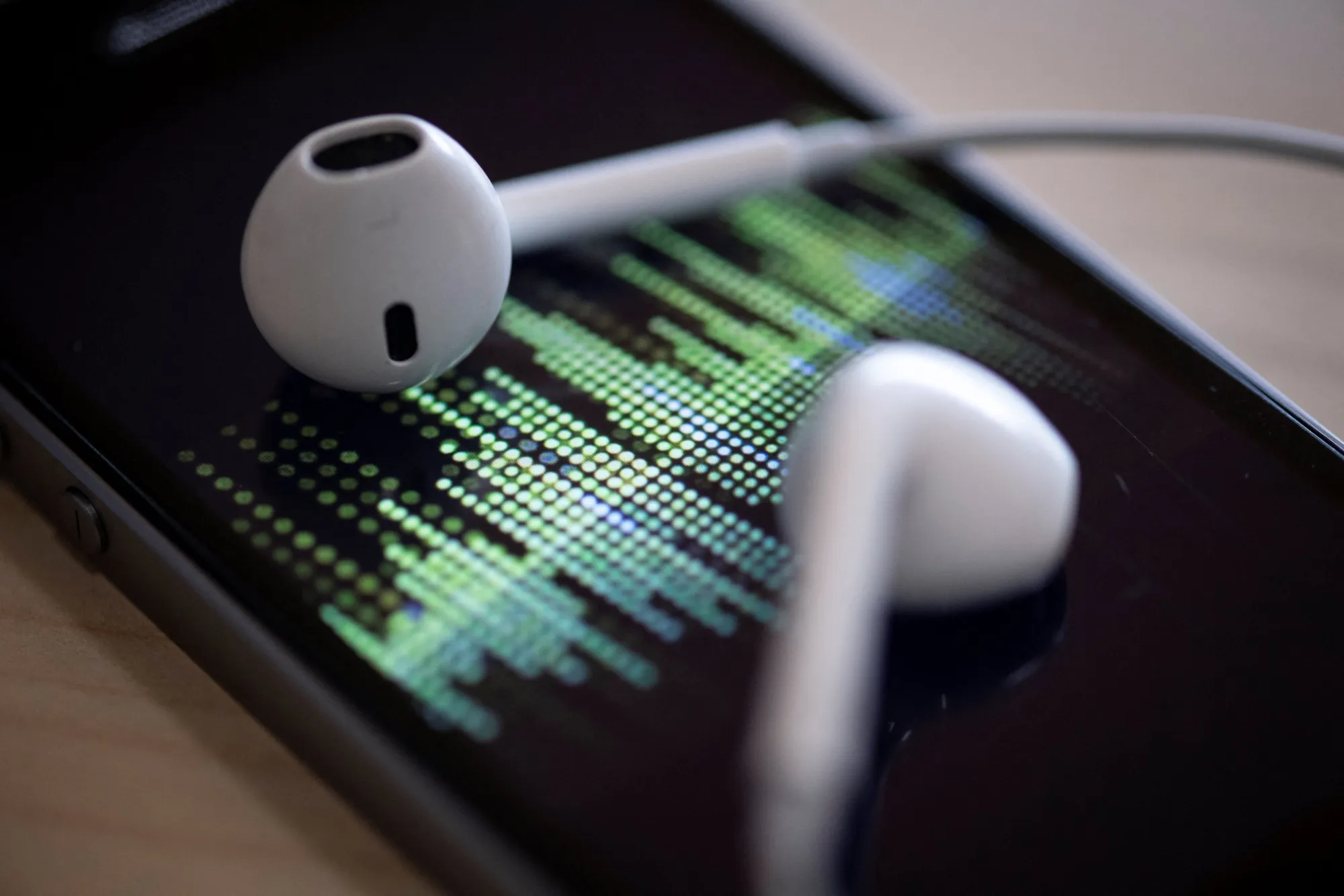 FRANCE-PHONE-COMMUNICATION-PODCAST-FEATURE
