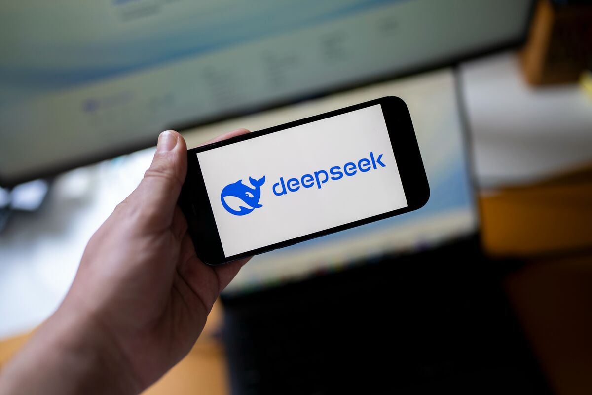 DeepSeek rolls out the official V4 Flash API in public beta, touting enhanced agent capabilities and benchmark scores "far surpassing" V4 Pro Preview (Newley Purnell/Bloomberg)