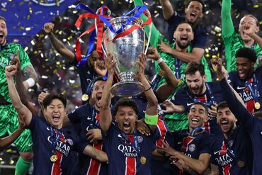 TOPSHOT-FBL-EUR-C1-PSG-INTER-FINAL-TROPHY