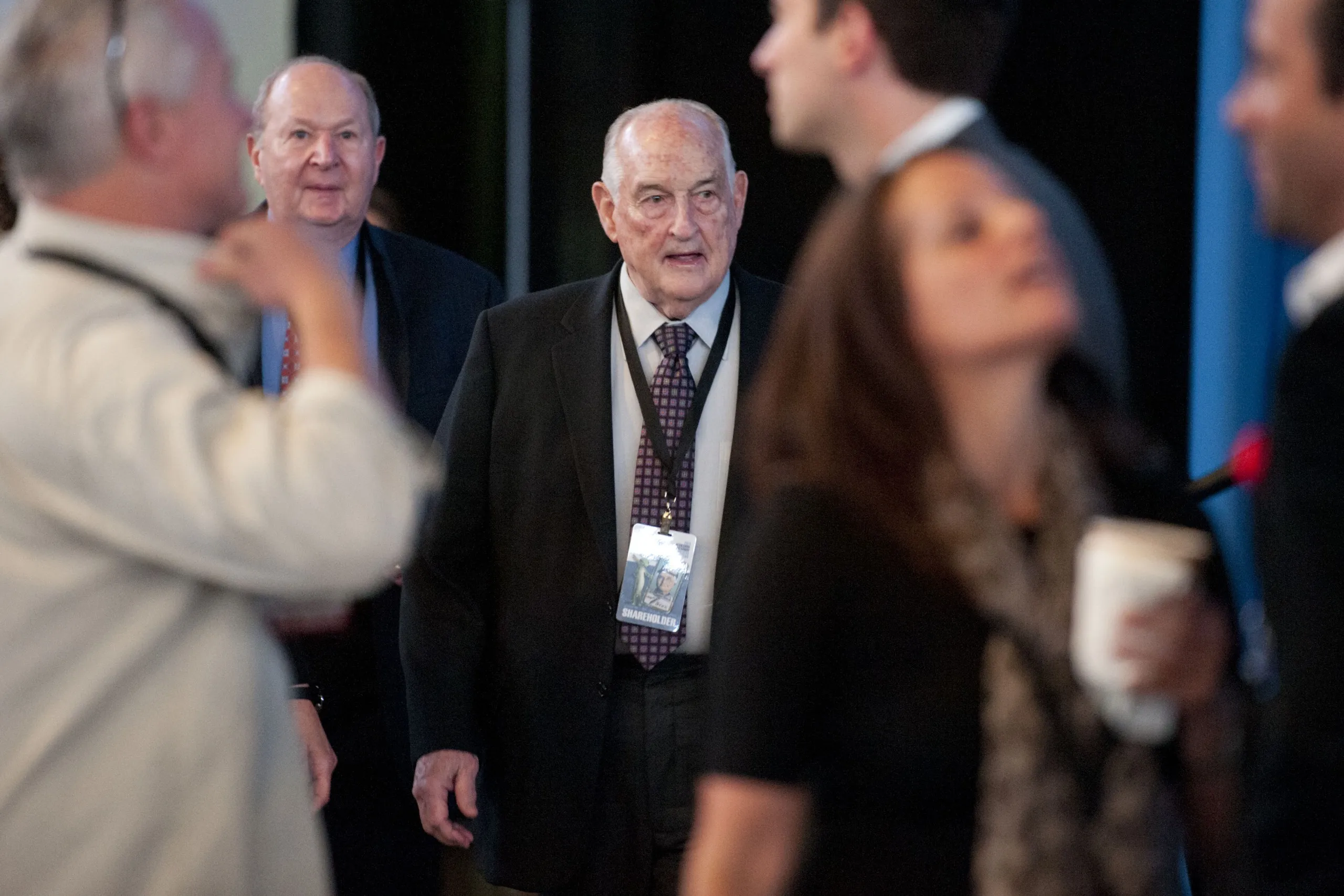 Family of Late Berkshire Billionaire, Warren Buffett Friend, Retains $7.5B  Stake - Bloomberg