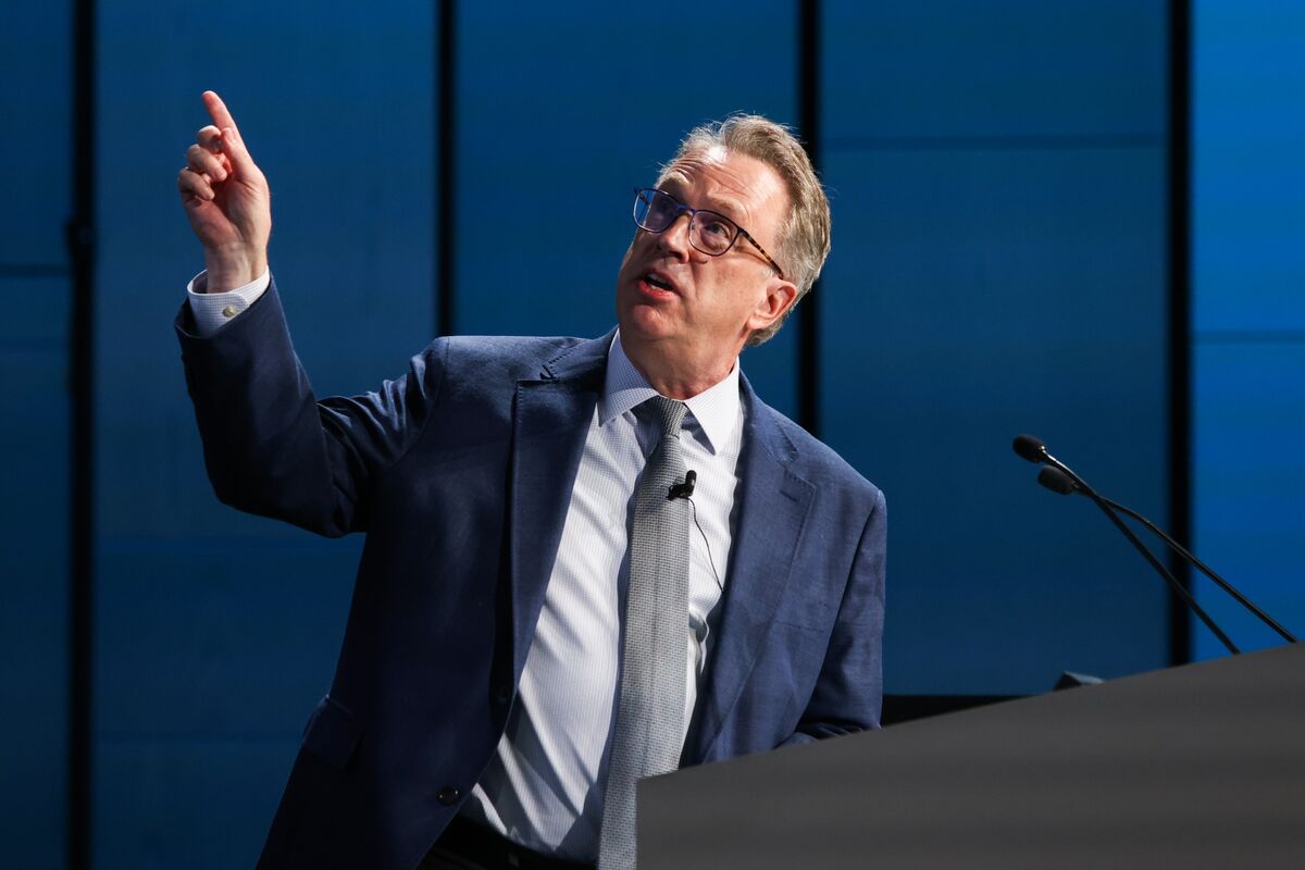 bloomberg.com - Irina Anghel - Fed's Williams Quips Economist Jobs Are Safe as AI Shift Unfolds