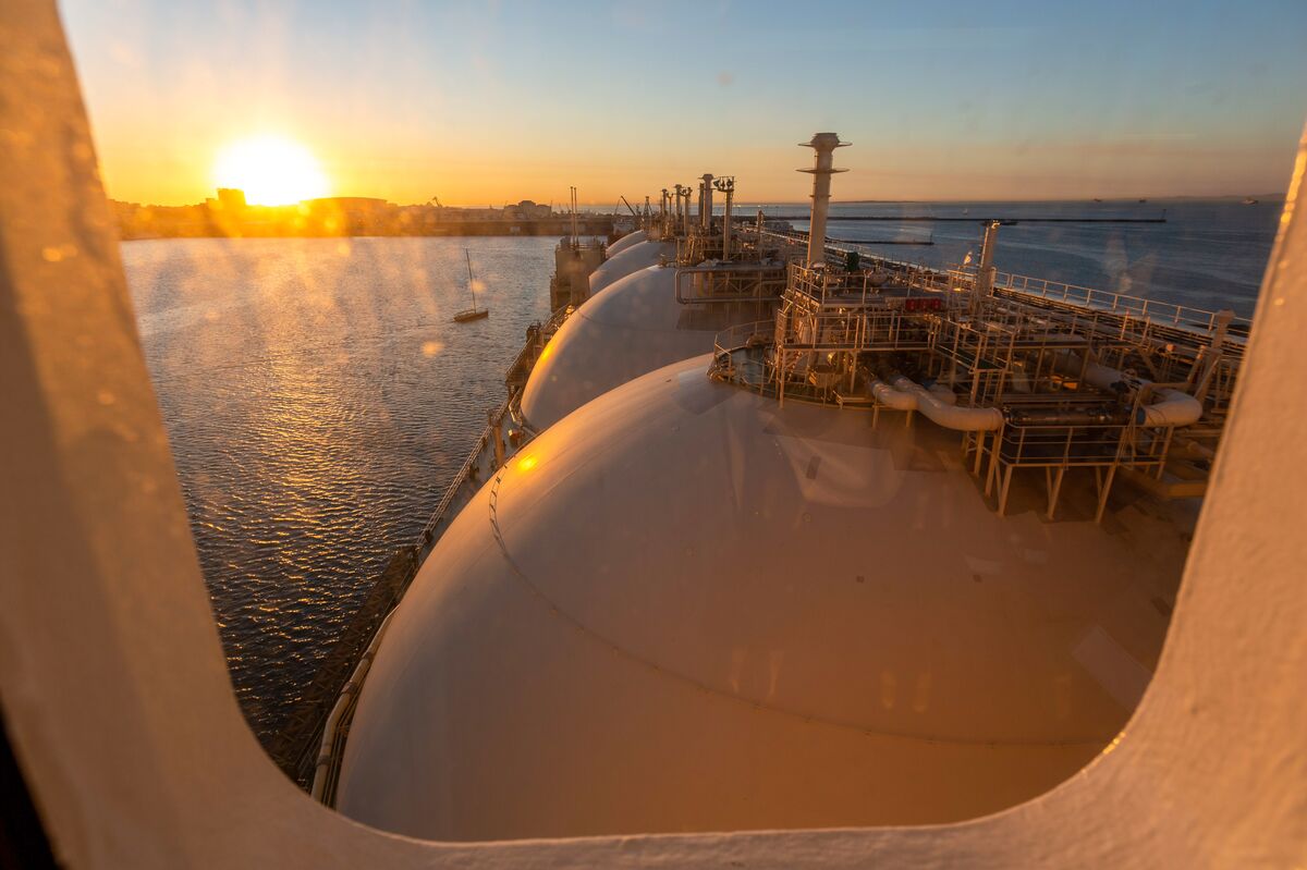 Egypt Reshuffles LNG Cargoes as Israel Gas Field Shuts for Work