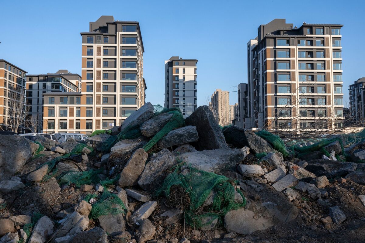 中国不動産株が低迷、2024年の政府刺激策前の水準に逆戻り - Bloomberg