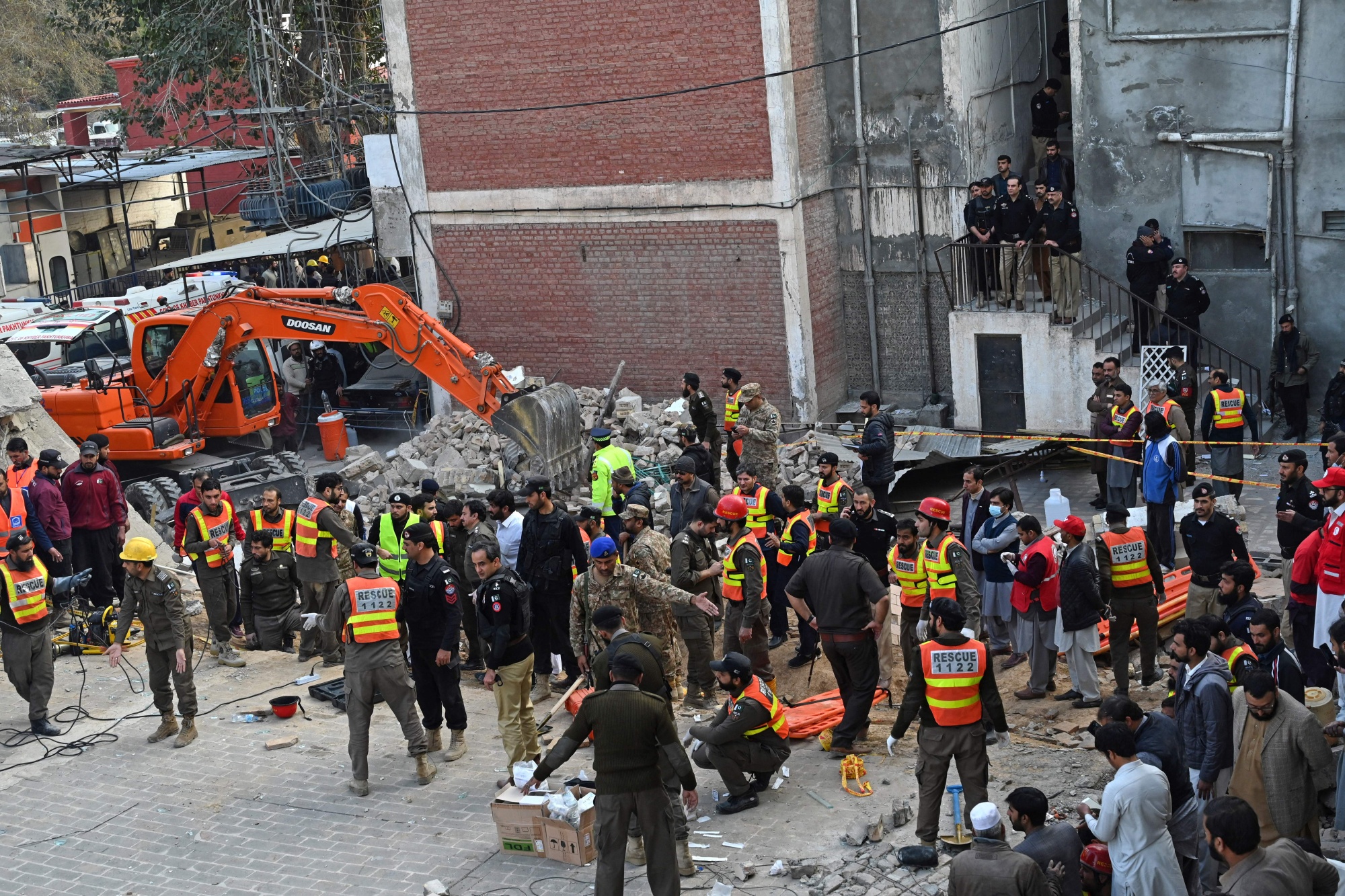 Pakistan Mosque Blast Latest: At Least 28 Killed, Scores Injured in Blast -  Bloomberg