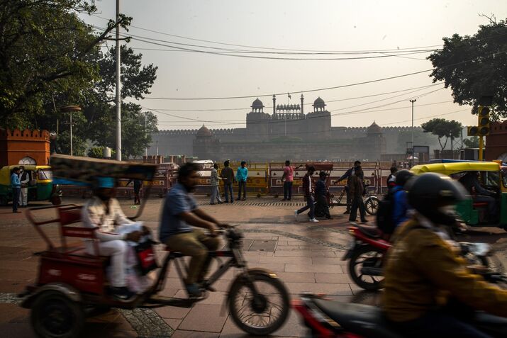 World's Worst Air Pollution Blankets India's Capital in Smog 