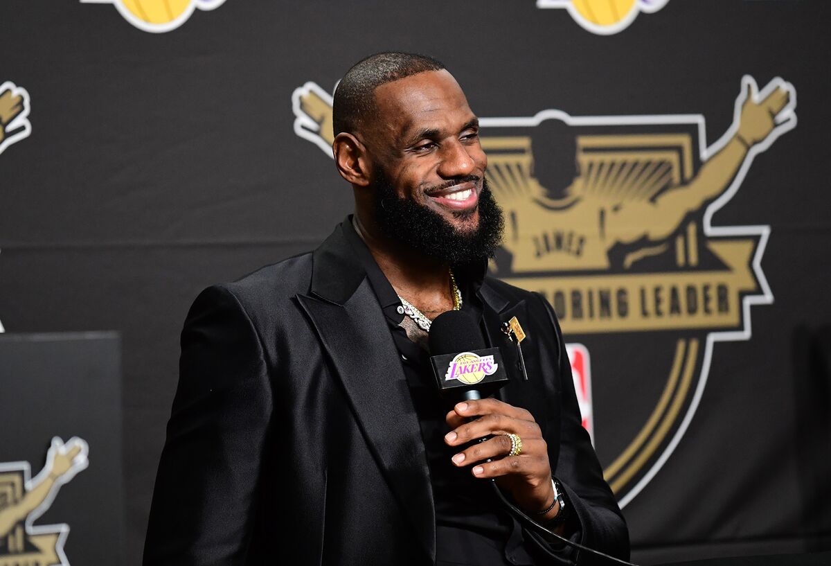 Why LeBron James Is Worth $100 Million to the Lakers, Win or Lose - The New  York Times