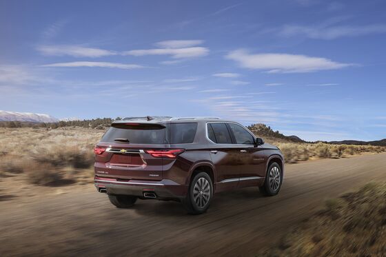 Automakers Notch Sales Bounce a Year After Covid-19 Onset