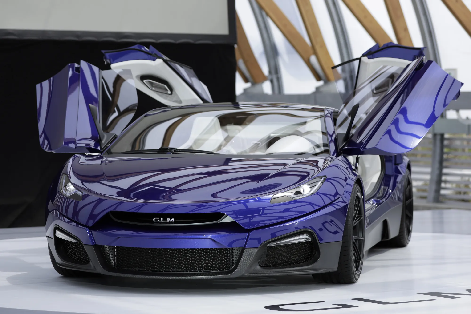 Chinese Investors Snap Up Luxury Sportscar Maker - Bloomberg