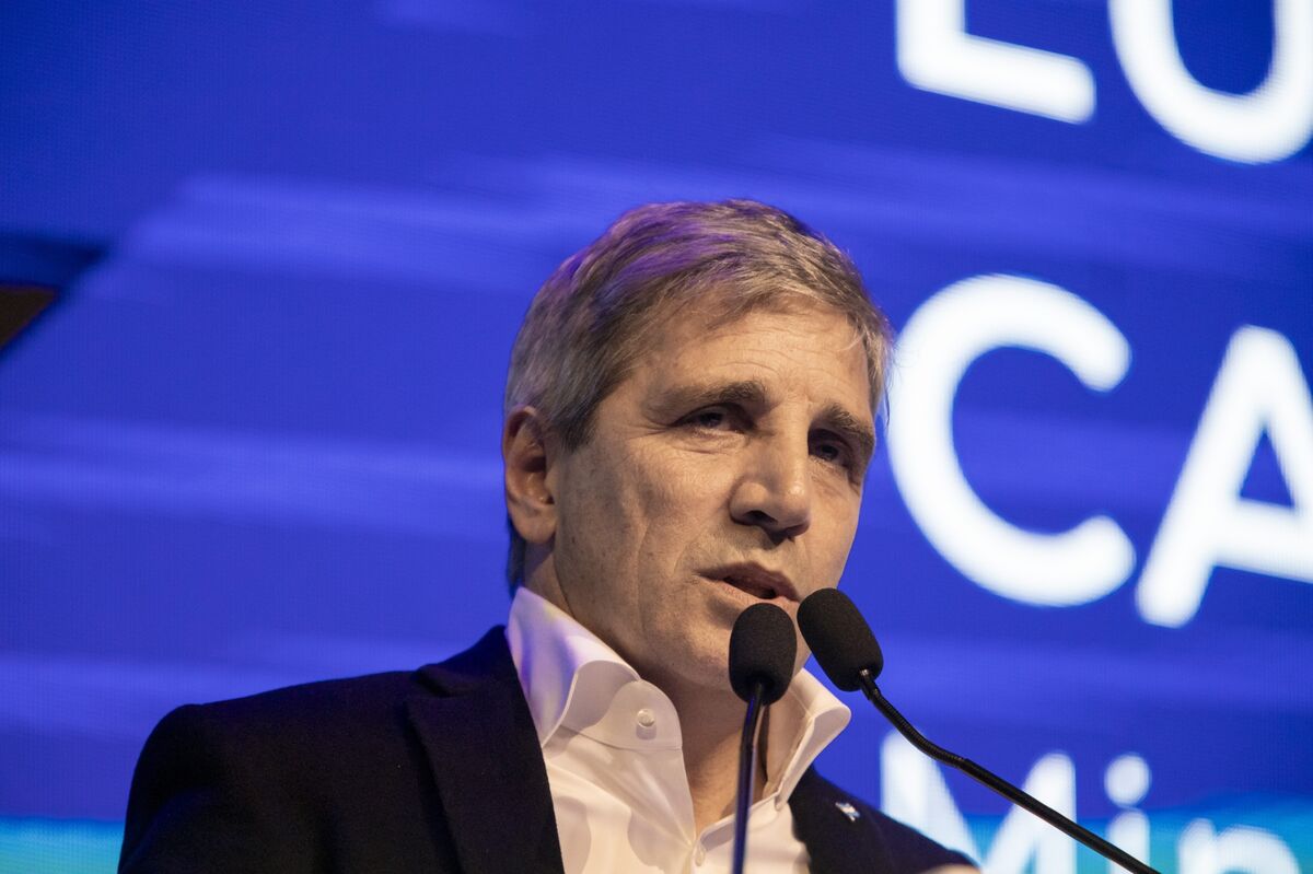 Argentina Claims Return to Global Markets With Peso Bond Sale
