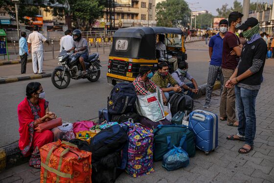 Tens of Millions Plunge Into Poverty in Covid-Ravaged India