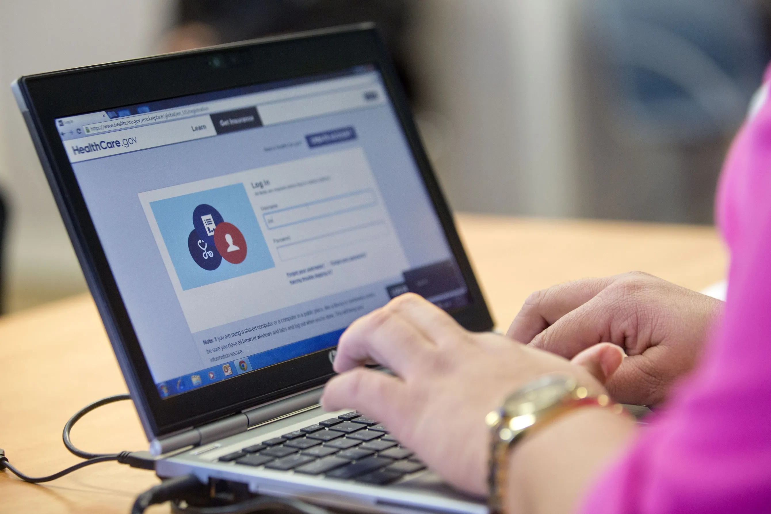 Anti-Obamacare Lawsuit Puts GOP on Defensive Before Elections