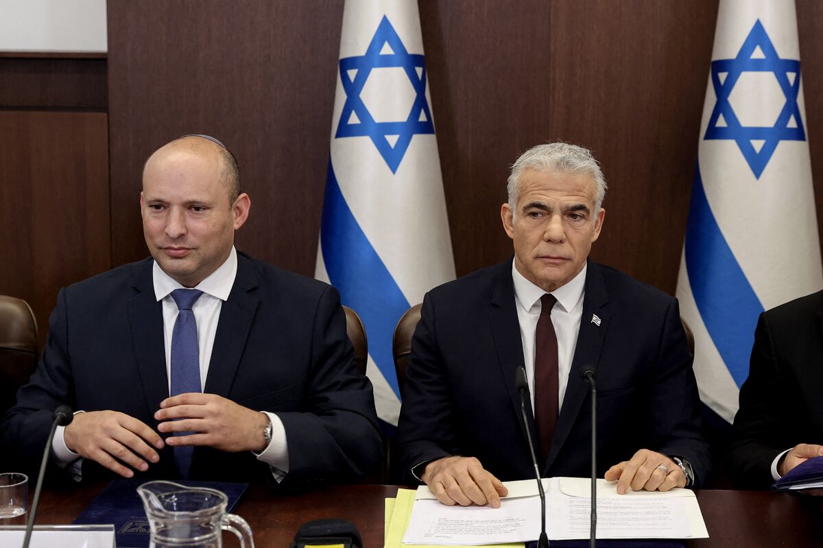 Ex-Israeli Prime Ministers Unite Parties to Take On Netanyahu