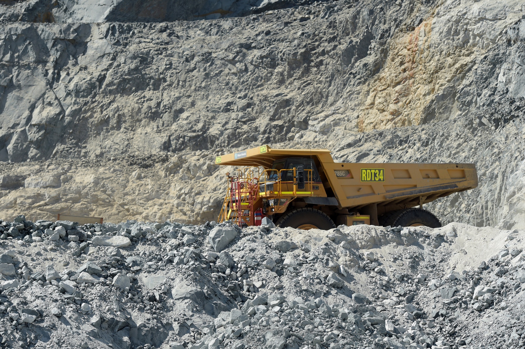 Lithium Resumes Insane Gains to Add Pressure on Automakers Bloomberg