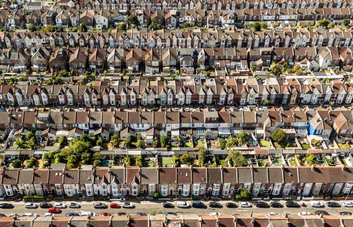 UK House Prices Edge Higher in July, Nationwide Says