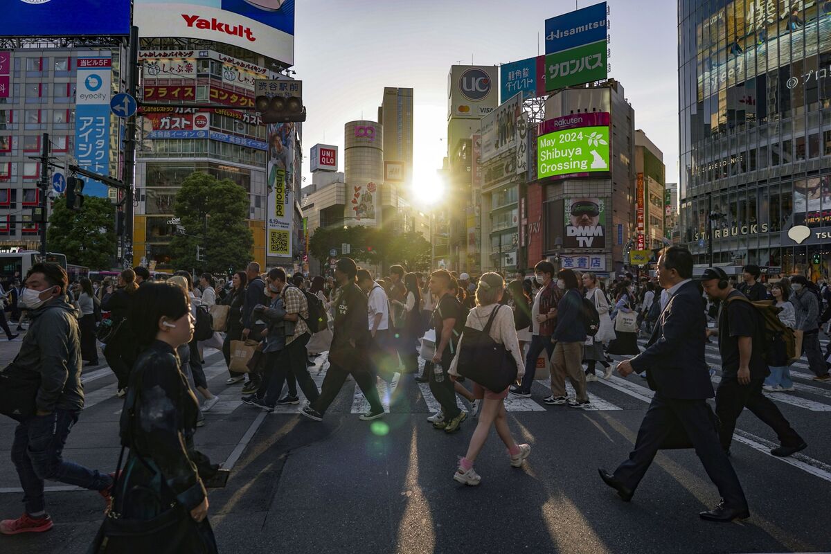 Japanese Wages See Largest Increase in 31 Years Amidst Record Real Wage Decline