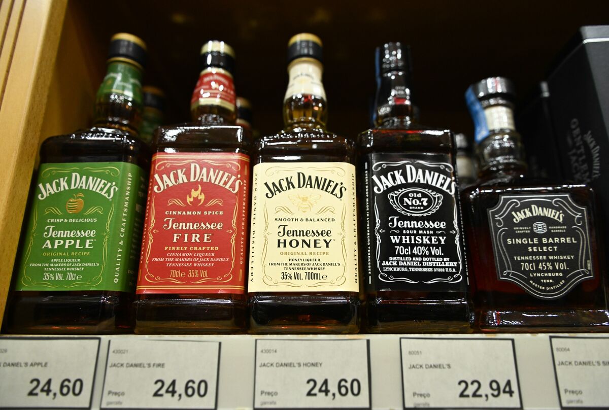 EU Targets Boeing, US Cars and Bourbon With €72 Billion List