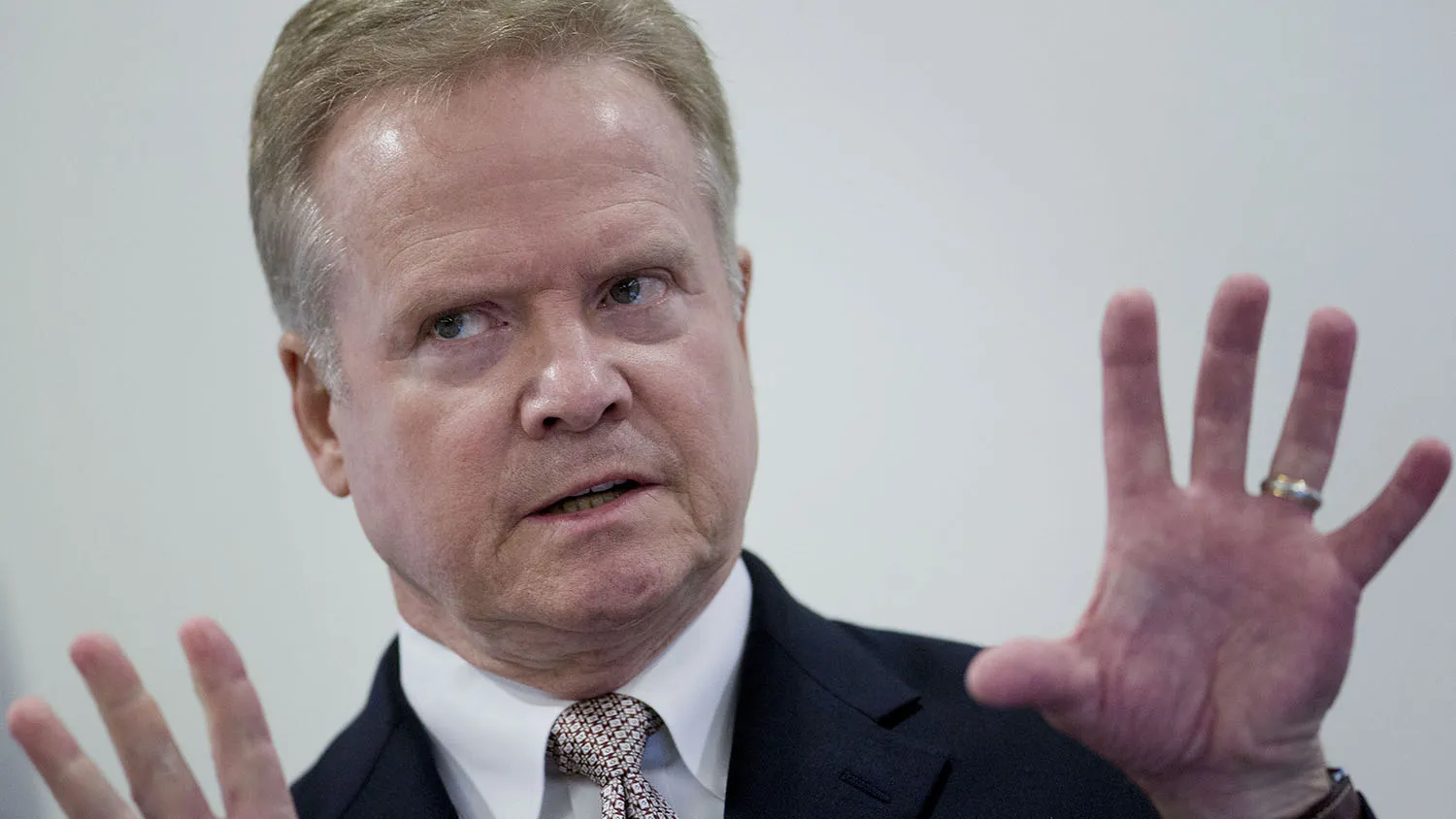 Jim Webb, former senator from Virginia, speaks at the George Mason University School of Policy, Government, and International Affairs in Arlington, Virginia, U.S., on Thursday, June 4, 2015. Webb, a possible 2016 U.S. democratic presidential candidate, said the U.S. needs a "clearly articulated foreign policy statement" during his speech.
