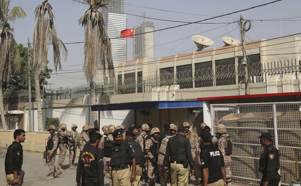 Militants Assault Chinese Consulate In Karachi Pakistan