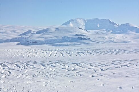 Antarctica Researchers Seek Life in Lake 2 Miles Under Ice