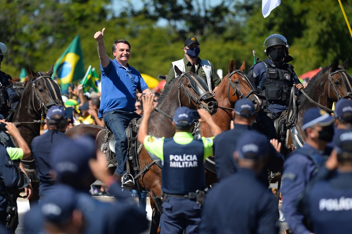 Maskless Bolsonaro Joins Protesters Against Congress, Top Court