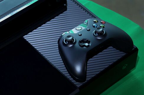 A standard Xbox One controller, which comes with the console.