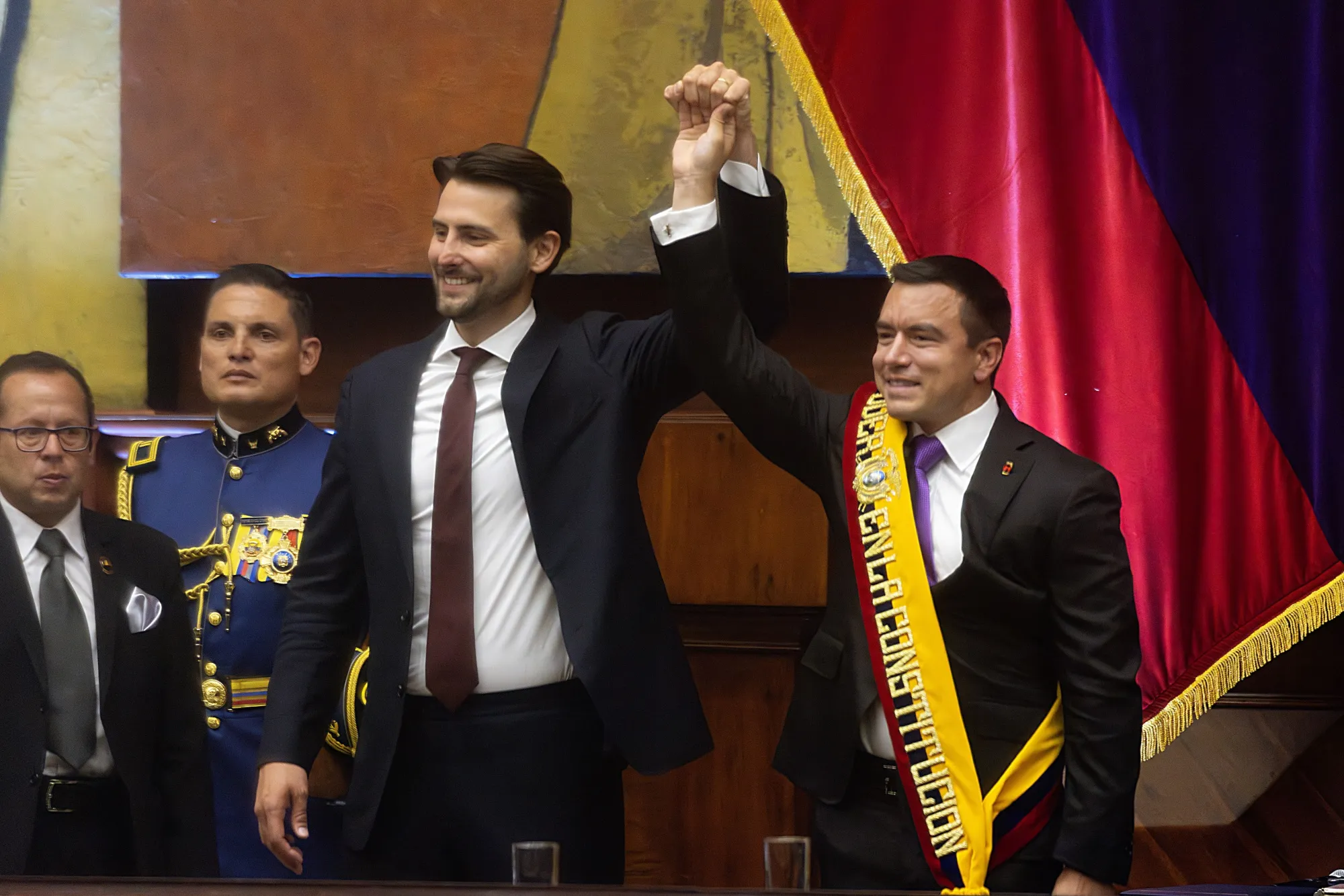 Bonos de Ecuador rinden 41% ante la esperanza de calma política - Bloomberg
