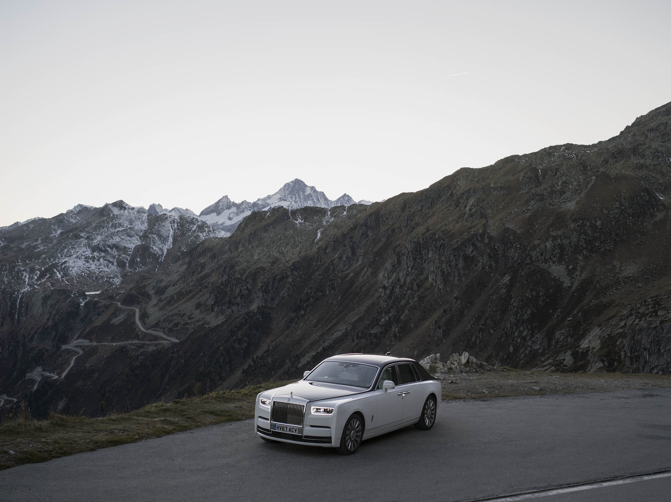 Rolls-Royce Phantom Review: The End of the Era of Opulence - Bloomberg