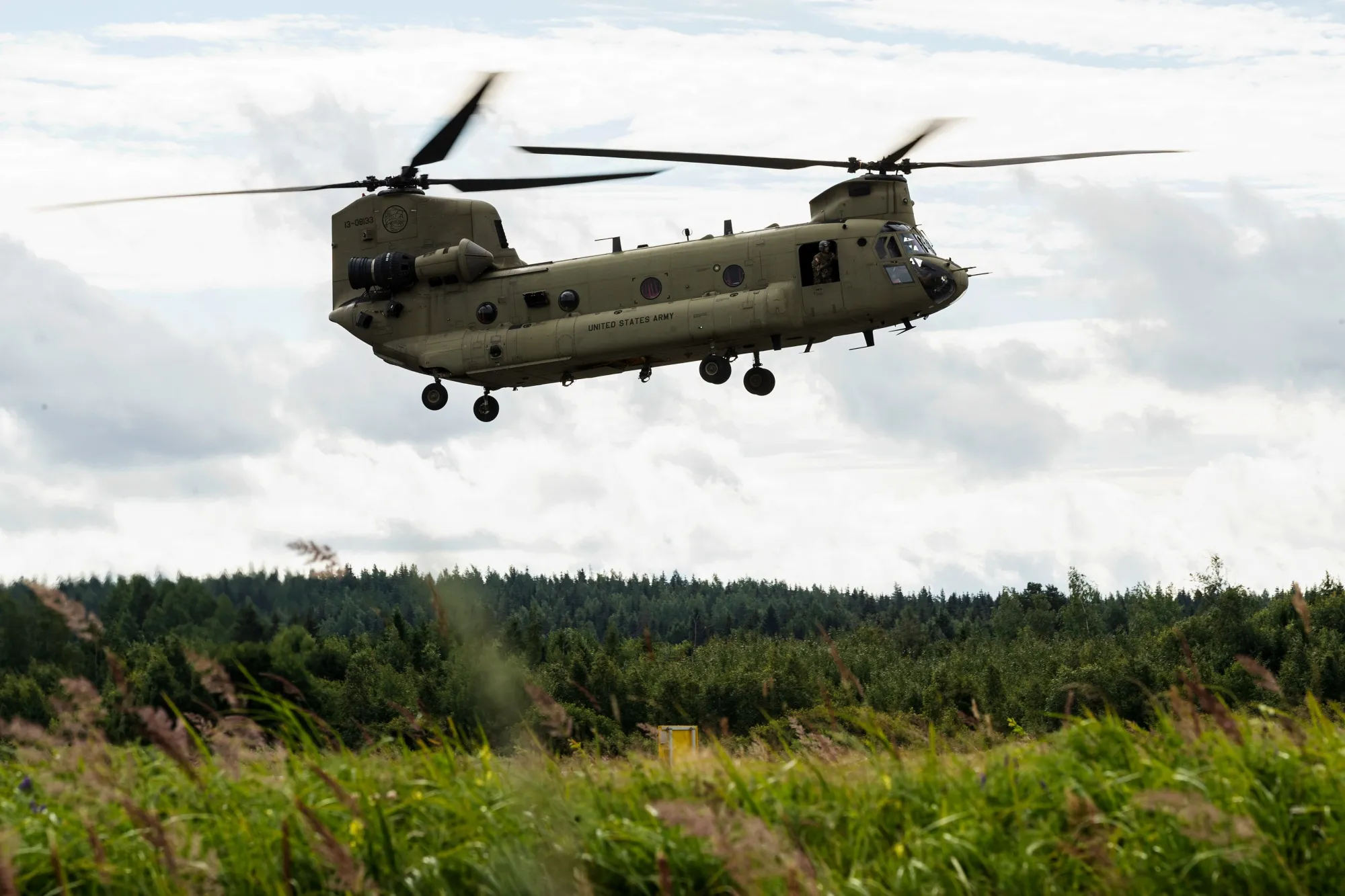 A CH-47 Chinook helicopter.