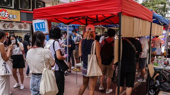 Hong Kong Democrat Voters Defy Threats With High Turnout