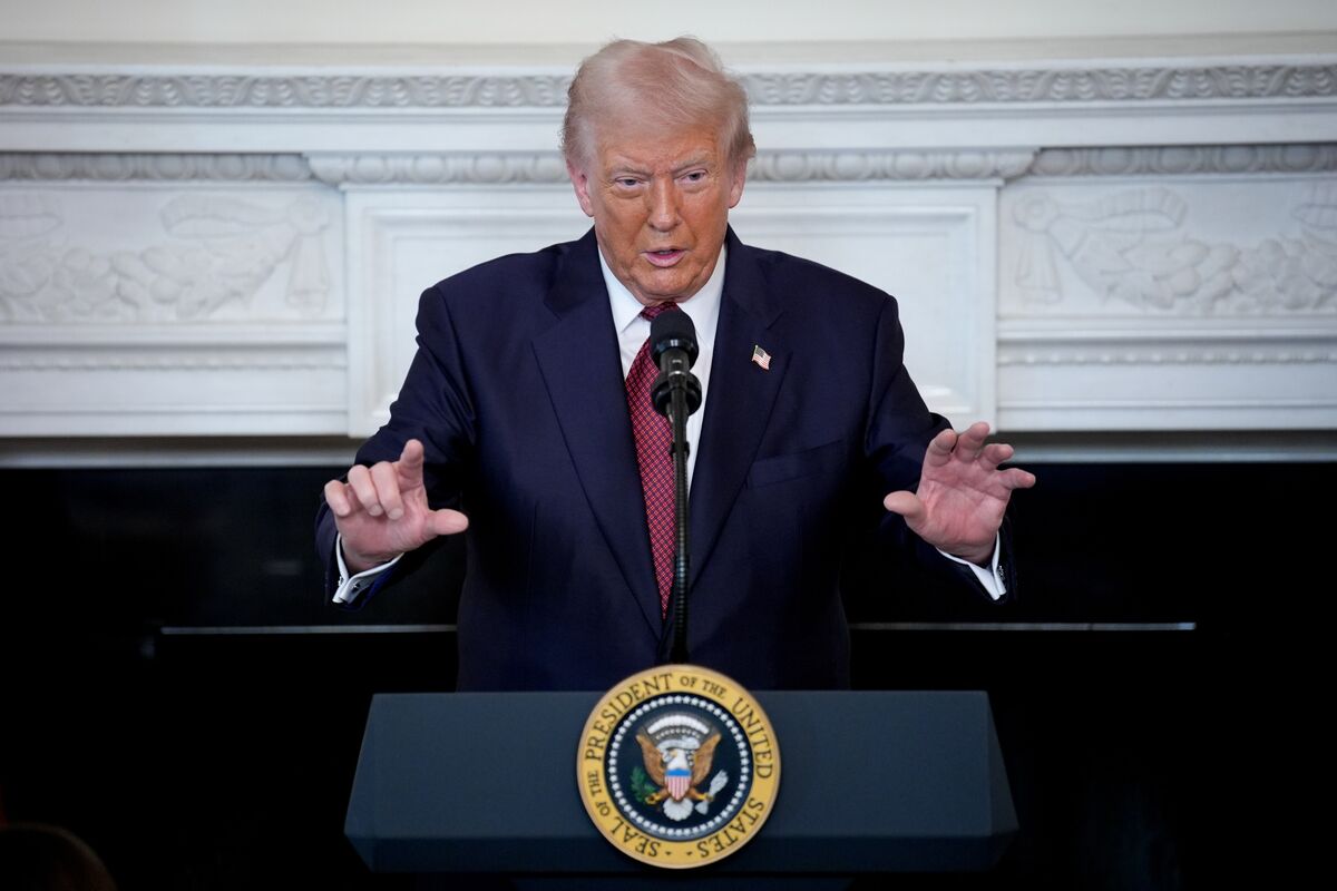 
                            Trump, Reeling from Election Night, Tightens Focus on Midterms