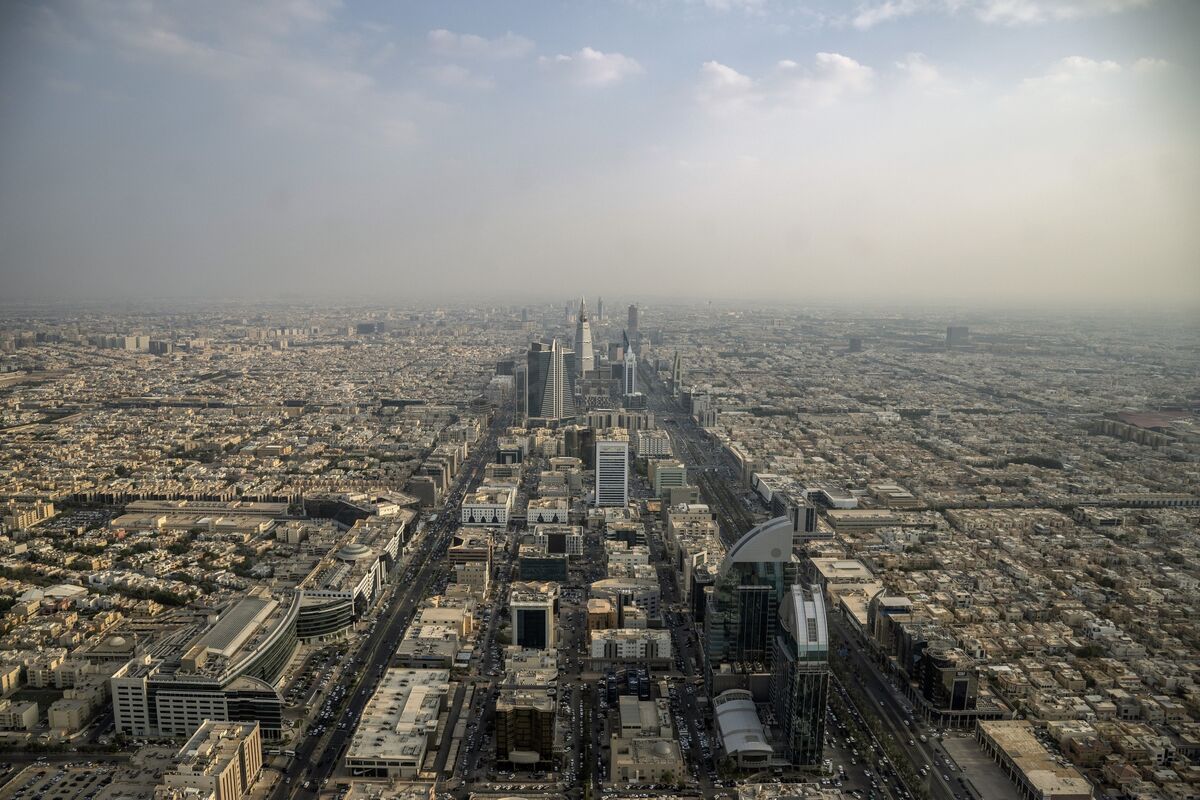 Saudi-UAE Bank Transactions Encounter Uncommon Delays, Raising Alarm. Saudi-UAE Bank Transactions Encounter Uncommon Delays, Raising Alarm.