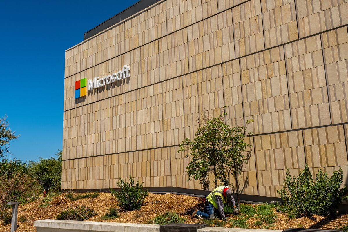Microsoft Seeks to Reassure Employees About Data Centers Impact