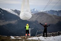 FRANCE-TOURISM-CLIMAT-SKI-MOUNTAIN