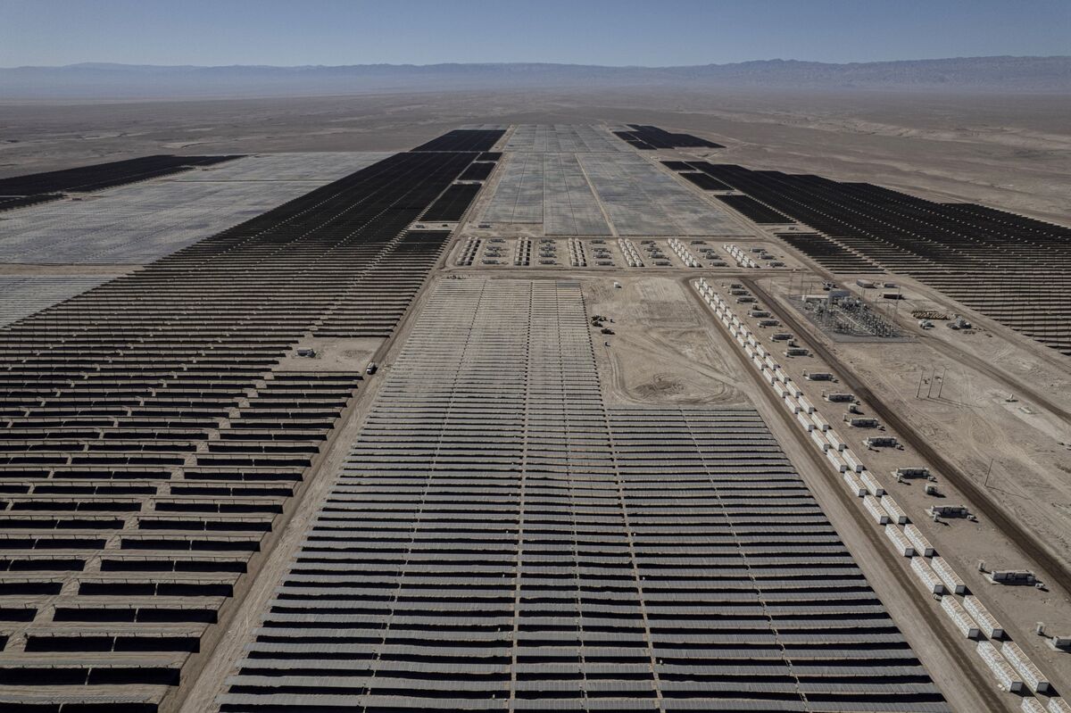 bloomberg.com - Antonia Mufarech - Chile's Atacama Desert Is Becoming Sweet Spot for Energy Storage