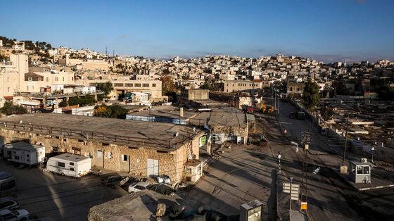 Israel Plans New Jewish Enclave in Hebron, Radio Reports