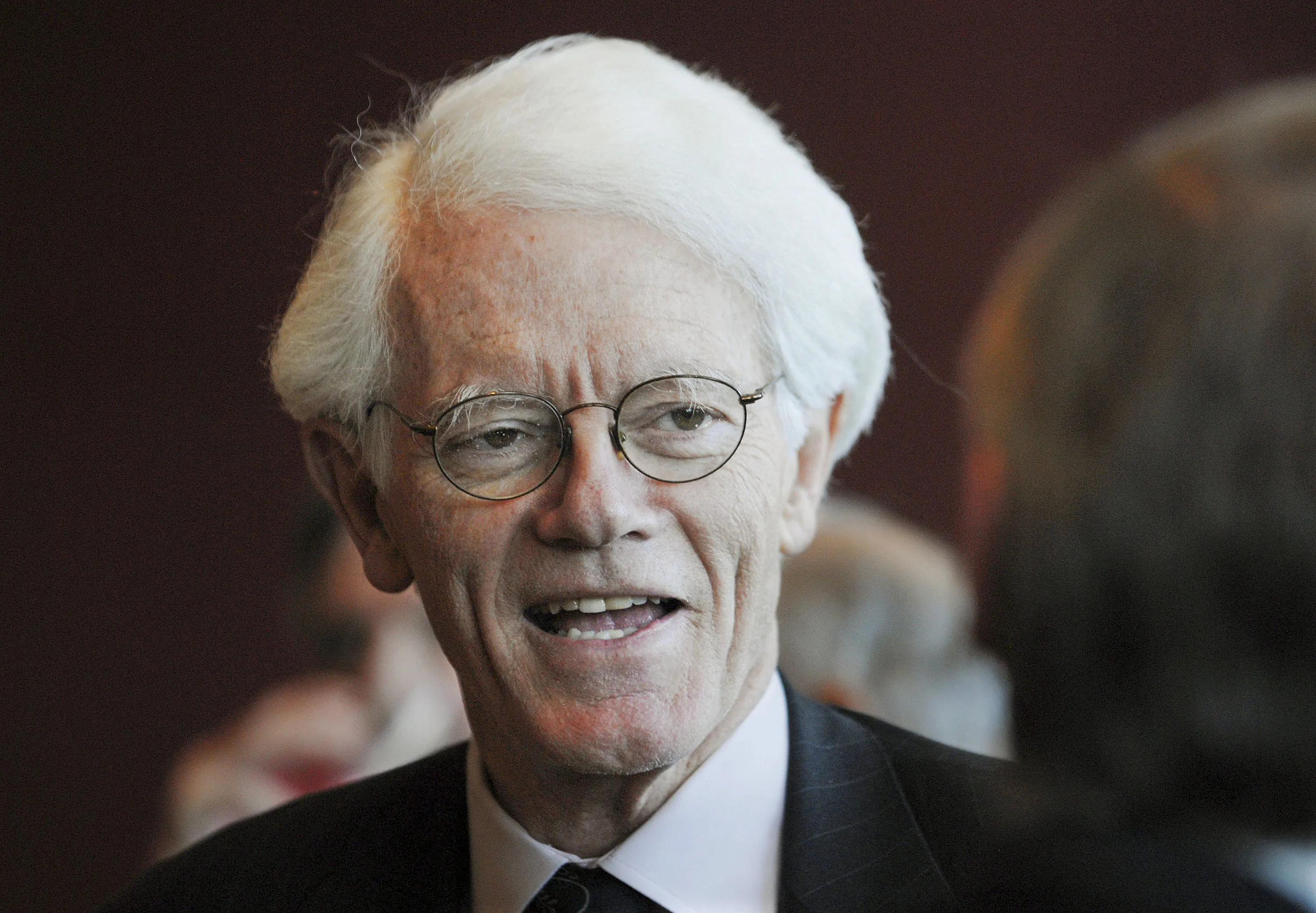 Peter Lynch Calls All-in Passive Investing Mistake, Active Beats Market