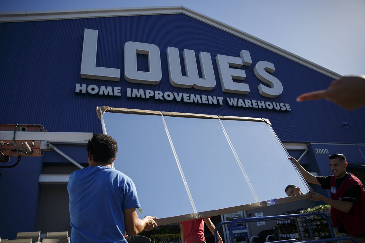 Lowe’s Faces BuiltIn Hurdle to Close 30 Billion Home Depot Gap