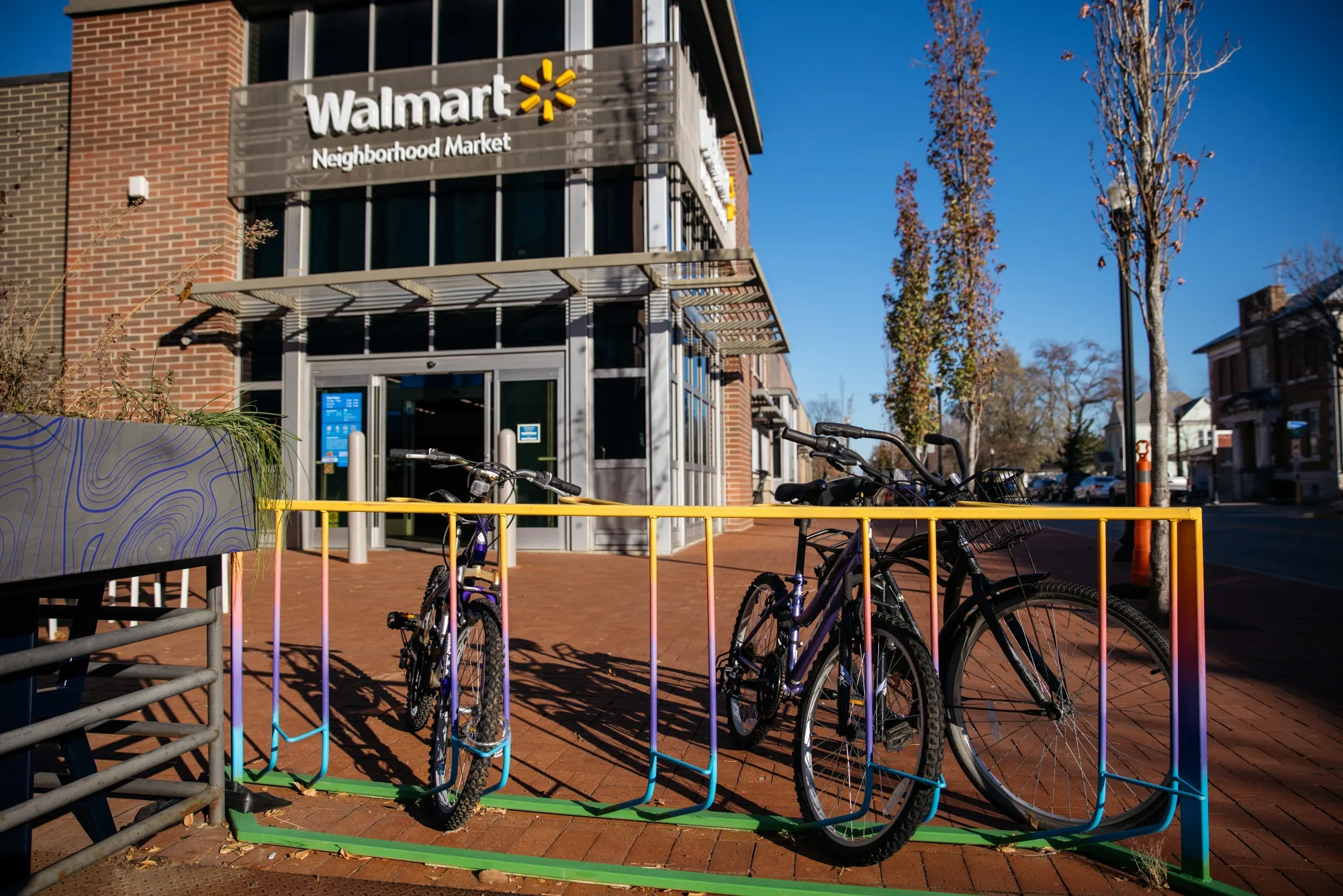 Walmart Employees Encouraged to Commute Without a Car - Bloomberg