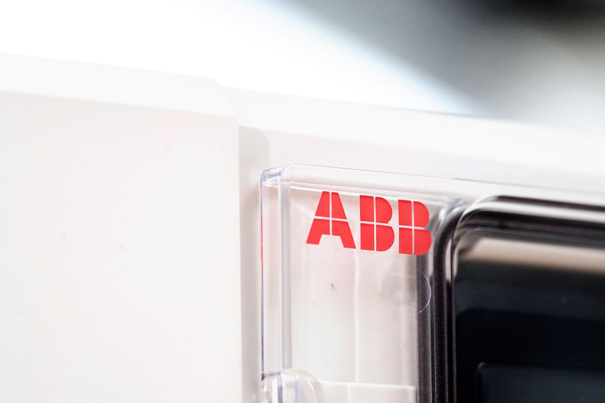 bloomberg.com - Allegra Catelli - ABB Lifts Earnings Margin Target, Eyes Acquisitions to Grow