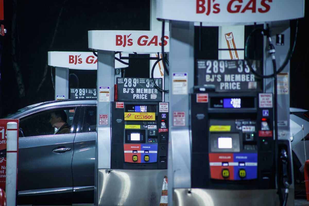 US Gasoline Prices Rise to Highest Since 2024 on Middle East Supply ...