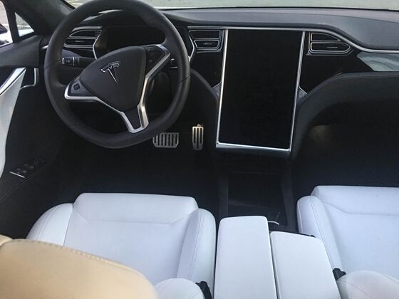 With More Self-Driving Tech, Is Tesla Ruining What’s Best About the Model S?
