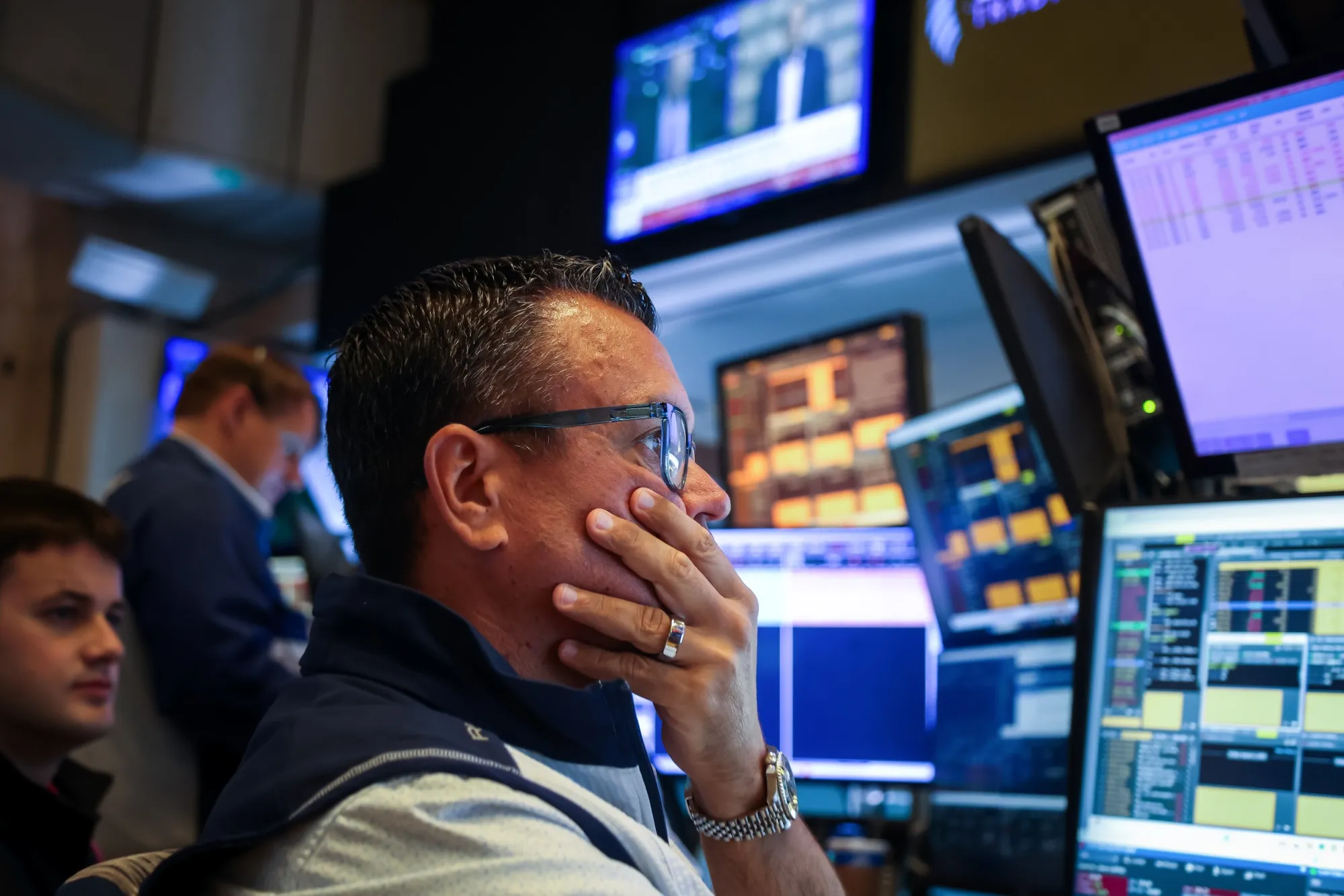 Day traders against the machine.