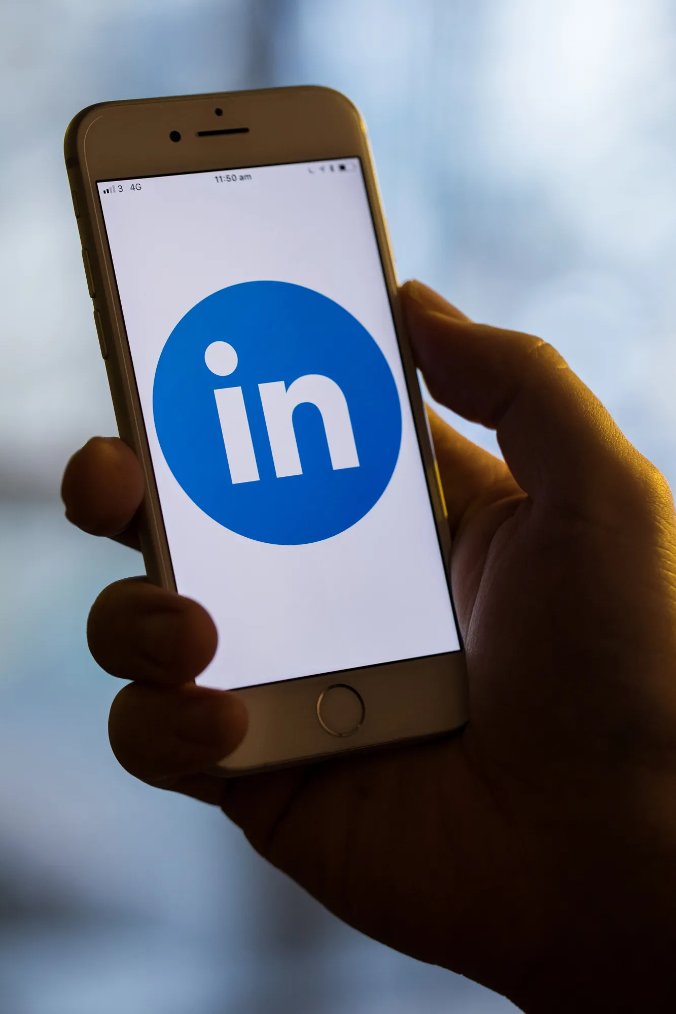 Fake LinkedIn Profiles Threaten the Professional Social Media 