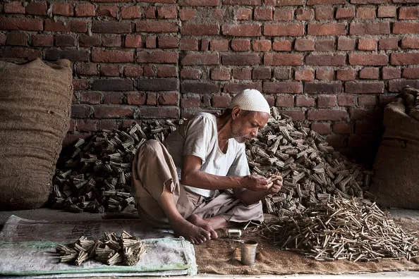 Most bidis are hand-rolled in small home operations.
