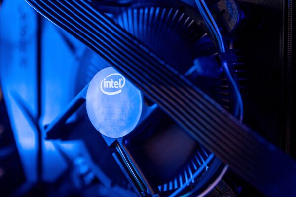 Intel branding.