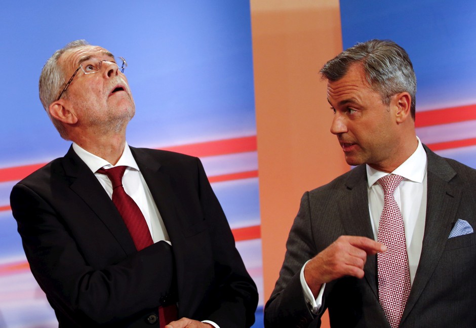 Austrian presidential candidates Alexander Van Der Bellen (left) and Norbert Hofer (right).