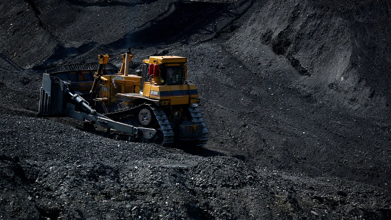 Trump Win Brings Rare Feel-Good Moment to Appalachian Coal Town - Bloomberg