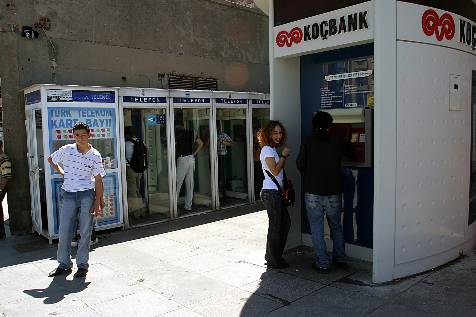 Turk Telekom Slumps on $3 Billion New Turkey Concession - Bloomberg