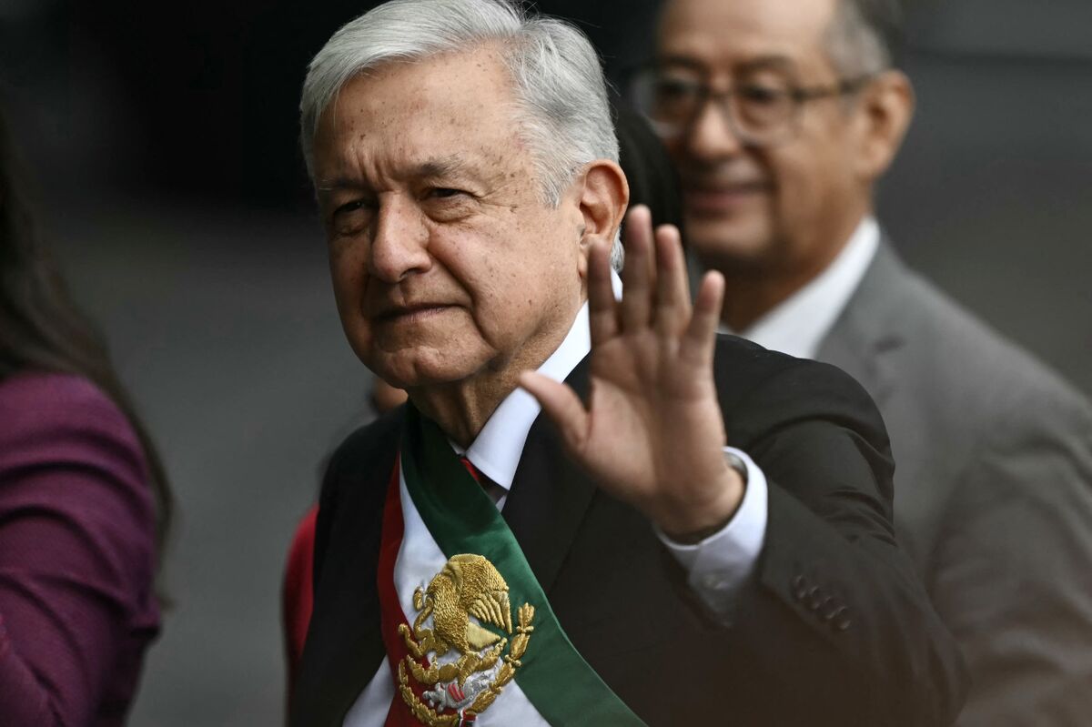 AMLO Breaks Silence to Back Sheinbaum Amid Tensions With US